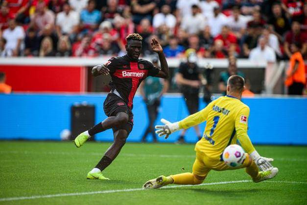 包含AC米兰今晚再遭质疑，志在德甲名次提升，球迷炸锅，赛季目标并未改变的词条