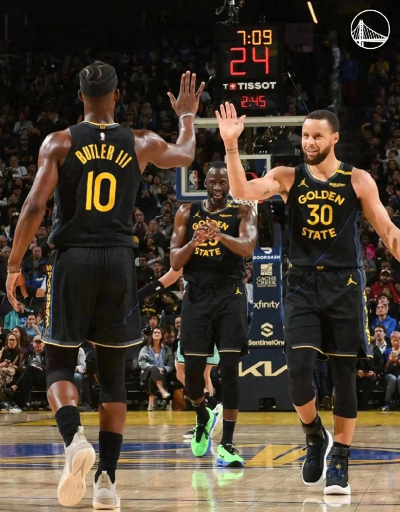 夏洛特黄蜂发布备战花絮；今晚强势反弹；NBA常规赛任务艰巨；团队化学反应显著的简单介绍