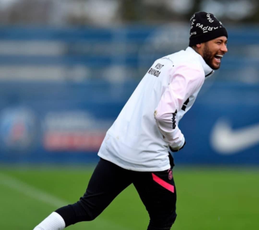 清晨体能课后；门兴格拉德巴赫强势反弹备战法甲；震撼外界；控场能力受关注的简单介绍