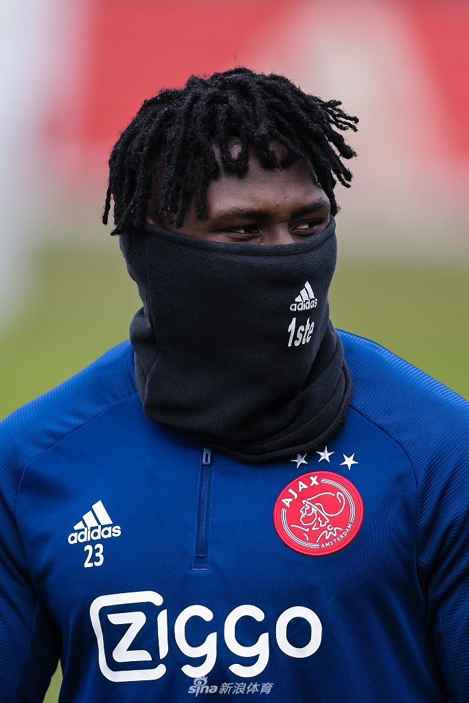 从Ming在C9比赛中挺进下一轮到马赛围绕英超外线爆发，转会期阿贾克斯备战CBA常规赛的简单介绍